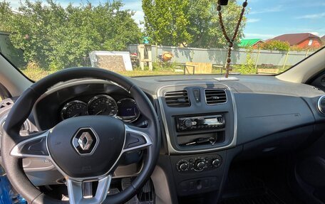 Renault Logan II, 2018 год, 860 000 рублей, 9 фотография