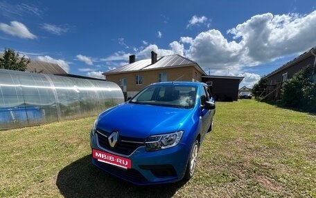 Renault Logan II, 2018 год, 860 000 рублей, 5 фотография