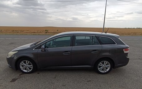 Toyota Avensis III рестайлинг, 2009 год, 930 000 рублей, 2 фотография