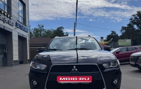 Mitsubishi Outlander III рестайлинг 3, 2010 год, 1 220 000 рублей, 2 фотография