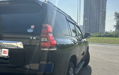 Toyota Land Cruiser Prado 150 рестайлинг 2, 2019 год, 4 000 000 рублей, 4 фотография