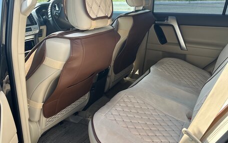 Toyota Land Cruiser Prado 150 рестайлинг 2, 2019 год, 4 000 000 рублей, 11 фотография