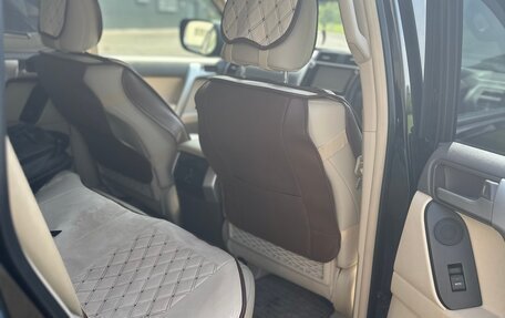 Toyota Land Cruiser Prado 150 рестайлинг 2, 2019 год, 4 000 000 рублей, 13 фотография