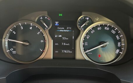 Toyota Land Cruiser Prado 150 рестайлинг 2, 2019 год, 4 000 000 рублей, 15 фотография