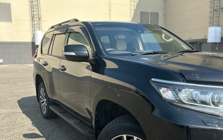 Toyota Land Cruiser Prado 150 рестайлинг 2, 2019 год, 4 000 000 рублей, 14 фотография