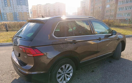 Volkswagen Tiguan II, 2018 год, 2 200 000 рублей, 2 фотография
