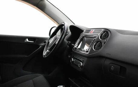 Volkswagen Tiguan I, 2010 год, 830 000 рублей, 11 фотография