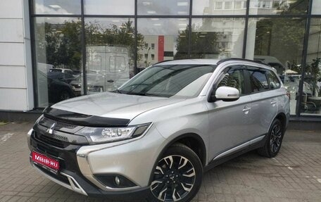 Mitsubishi Outlander III рестайлинг 3, 2022 год, 2 730 000 рублей, 1 фотография