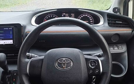 Toyota Sienta II, 2020 год, 1 650 000 рублей, 12 фотография