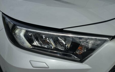 Toyota RAV4, 2020 год, 2 800 000 рублей, 6 фотография