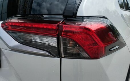 Toyota RAV4, 2020 год, 2 800 000 рублей, 13 фотография
