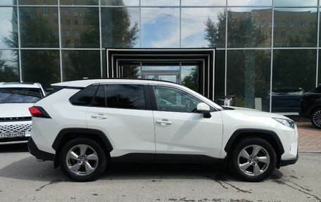 Toyota RAV4, 2020 год, 2 800 000 рублей, 9 фотография
