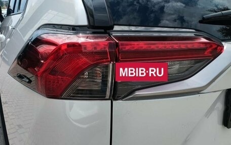 Toyota RAV4, 2020 год, 2 800 000 рублей, 12 фотография