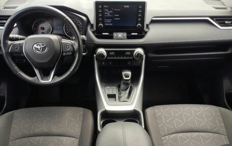 Toyota RAV4, 2020 год, 2 800 000 рублей, 17 фотография