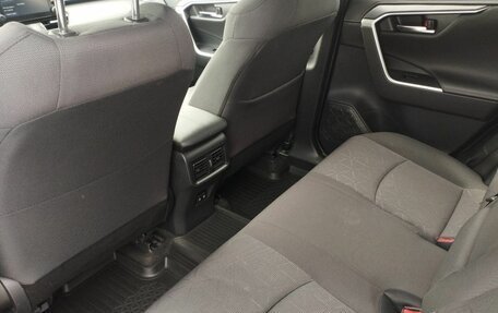 Toyota RAV4, 2020 год, 2 800 000 рублей, 24 фотография