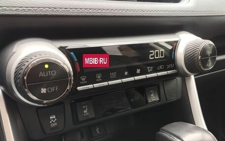 Toyota RAV4, 2020 год, 2 800 000 рублей, 26 фотография