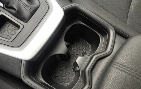 Toyota RAV4, 2020 год, 2 800 000 рублей, 31 фотография
