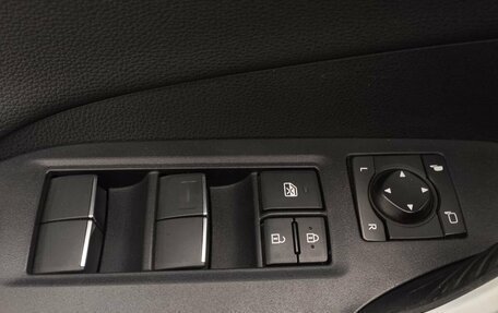 Toyota RAV4, 2020 год, 2 800 000 рублей, 39 фотография