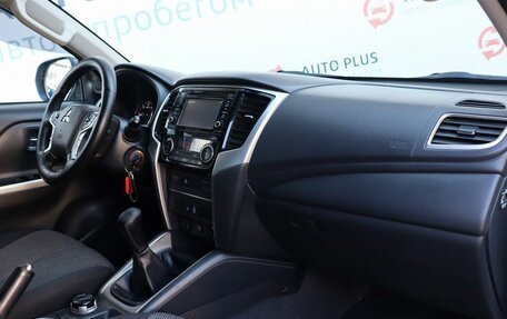 Mitsubishi L200 IV рестайлинг, 2019 год, 2 500 000 рублей, 10 фотография