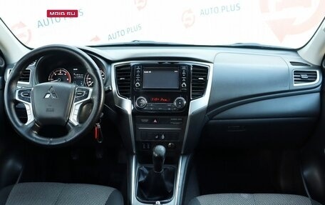 Mitsubishi L200 IV рестайлинг, 2019 год, 2 500 000 рублей, 9 фотография