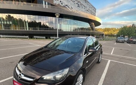 Opel Astra J, 2014 год, 1 320 000 рублей, 2 фотография