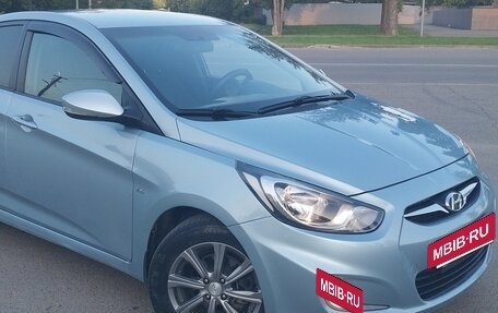 Hyundai Solaris II рестайлинг, 2011 год, 750 000 рублей, 9 фотография