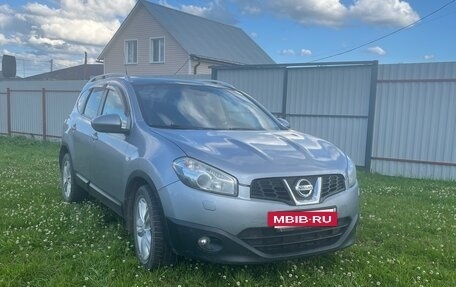 Nissan Qashqai+2 I, 2012 год, 1 050 000 рублей, 2 фотография