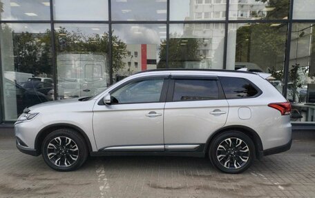 Mitsubishi Outlander III рестайлинг 3, 2022 год, 2 730 000 рублей, 5 фотография