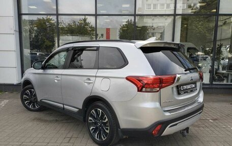 Mitsubishi Outlander III рестайлинг 3, 2022 год, 2 730 000 рублей, 6 фотография