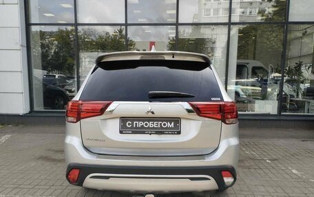 Mitsubishi Outlander III рестайлинг 3, 2022 год, 2 730 000 рублей, 7 фотография