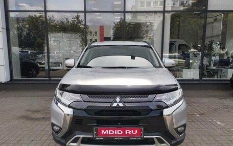 Mitsubishi Outlander III рестайлинг 3, 2022 год, 2 730 000 рублей, 2 фотография