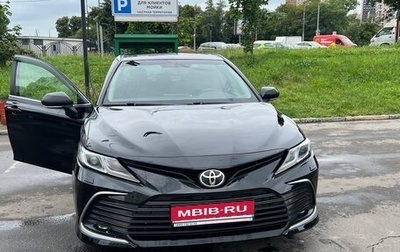 Toyota Camry, 2021 год, 2 300 000 рублей, 1 фотография