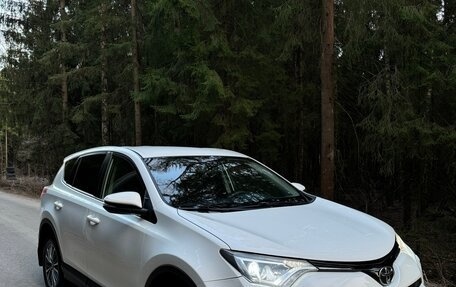 Toyota RAV4, 2016 год, 2 050 000 рублей, 4 фотография