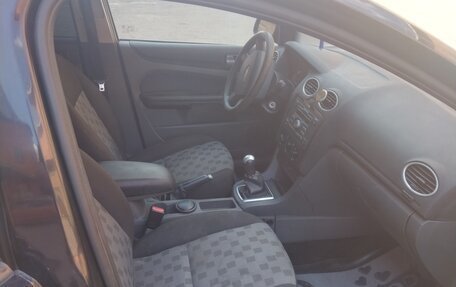 Ford Focus II рестайлинг, 2006 год, 410 000 рублей, 18 фотография