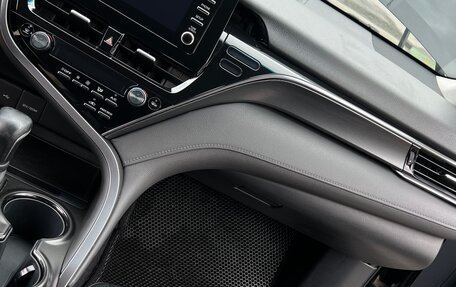 Toyota Camry, 2021 год, 2 300 000 рублей, 12 фотография