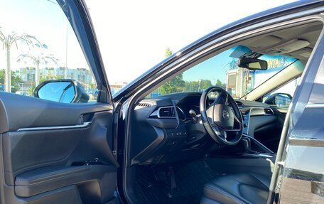Toyota Camry, 2019 год, 2 450 000 рублей, 10 фотография