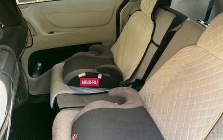 Toyota Sienta II, 2017 год, 1 300 000 рублей, 2 фотография