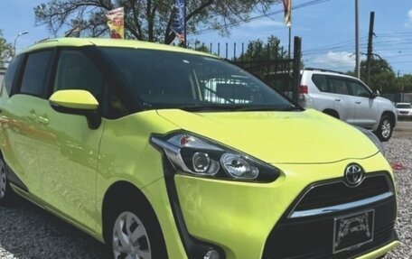 Toyota Sienta II, 2017 год, 1 300 000 рублей, 5 фотография
