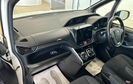 Toyota Esquire I, 2015 год, 2 249 900 рублей, 13 фотография
