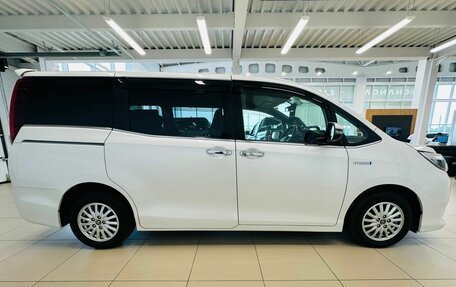 Toyota Esquire I, 2015 год, 2 249 900 рублей, 7 фотография
