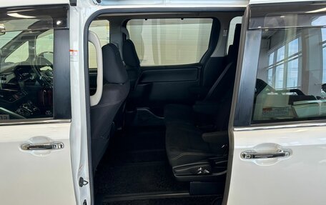Toyota Esquire I, 2015 год, 2 249 900 рублей, 18 фотография