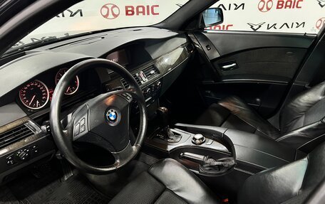 BMW 5 серия, 2005 год, 930 000 рублей, 9 фотография