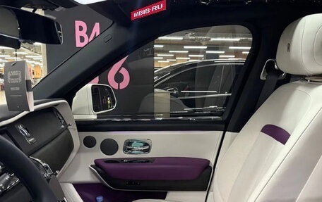 Rolls-Royce Cullinan, 2022 год, 30 240 000 рублей, 14 фотография