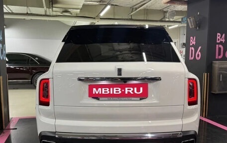 Rolls-Royce Cullinan, 2022 год, 30 240 000 рублей, 5 фотография