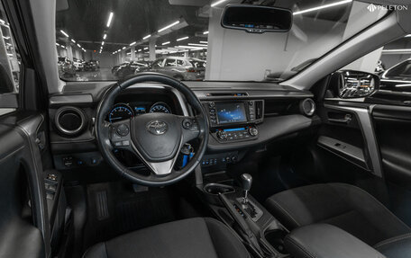 Toyota RAV4, 2017 год, 2 240 000 рублей, 9 фотография