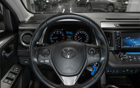 Toyota RAV4, 2017 год, 2 240 000 рублей, 12 фотография