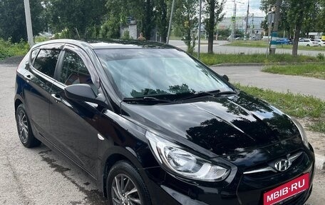 Hyundai Solaris II рестайлинг, 2012 год, 785 000 рублей, 1 фотография