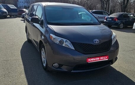 Toyota Sienna III, 2010 год, 1 150 000 рублей, 1 фотография
