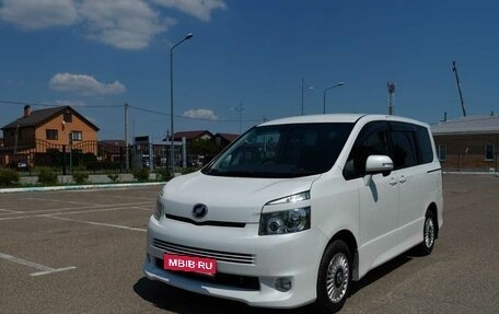 Toyota Voxy II, 2008 год, 1 500 000 рублей, 1 фотография