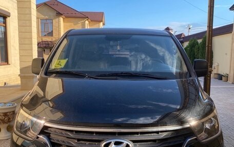 Hyundai Grand Starex Grand Starex I рестайлинг 2, 2020 год, 3 250 000 рублей, 2 фотография